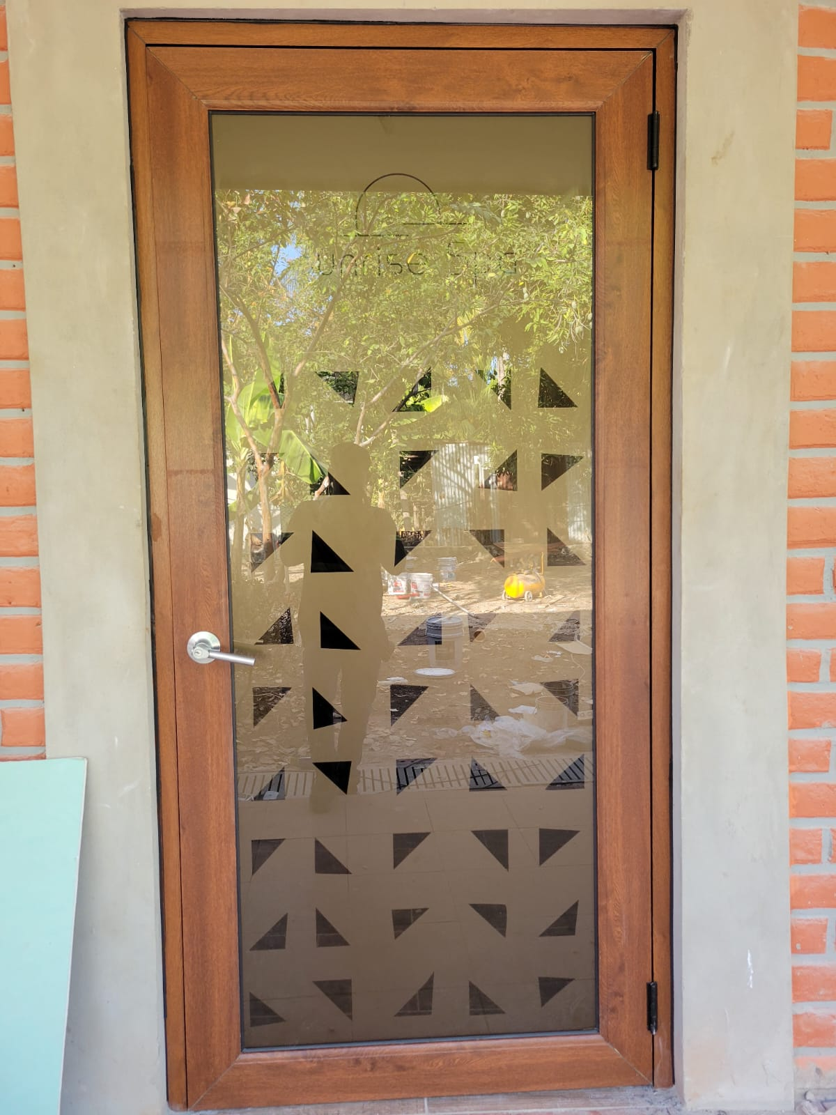 Puerta embisagrada de PVC
